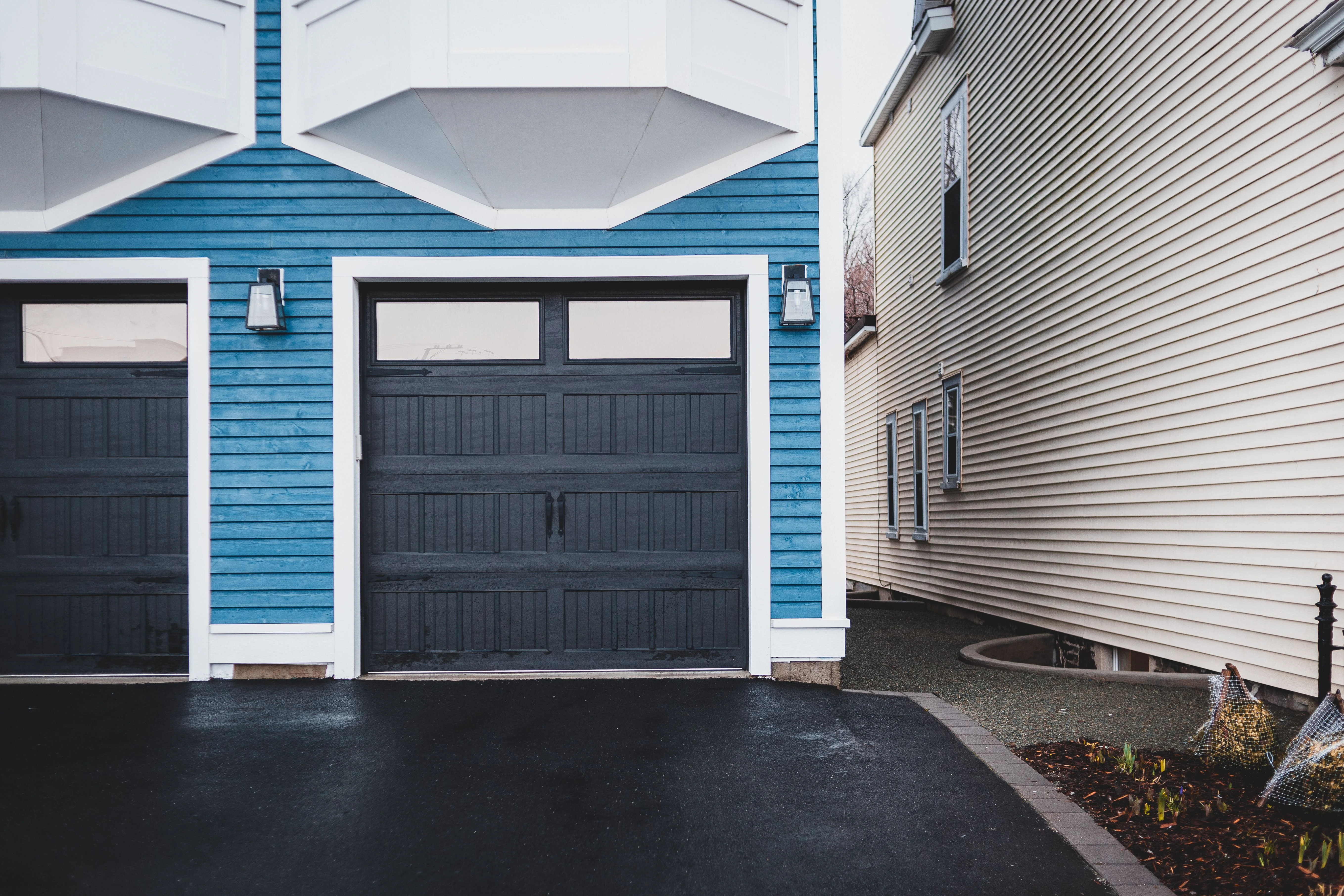 Residential garage door in Durand