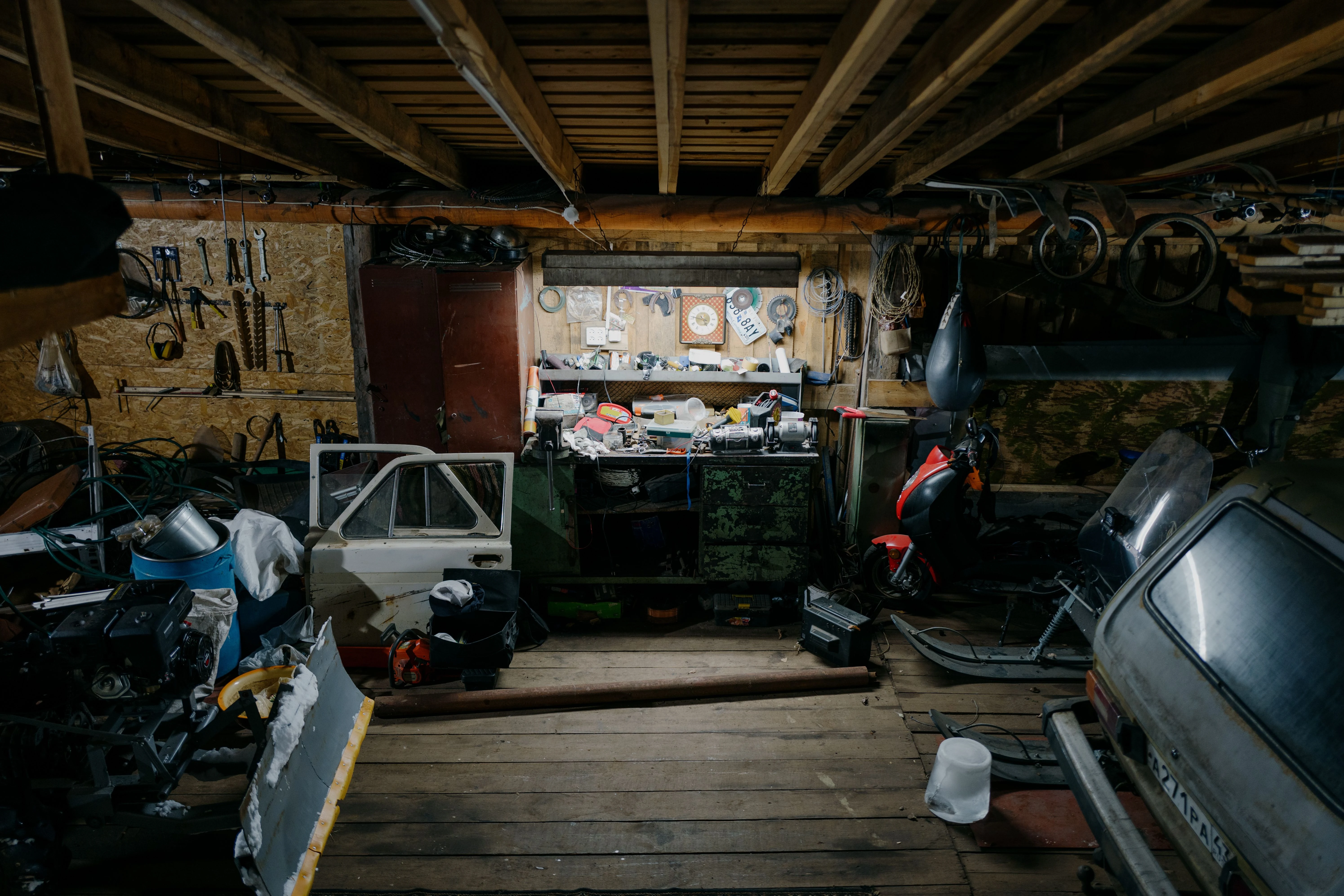 Residential garage door in Fenton